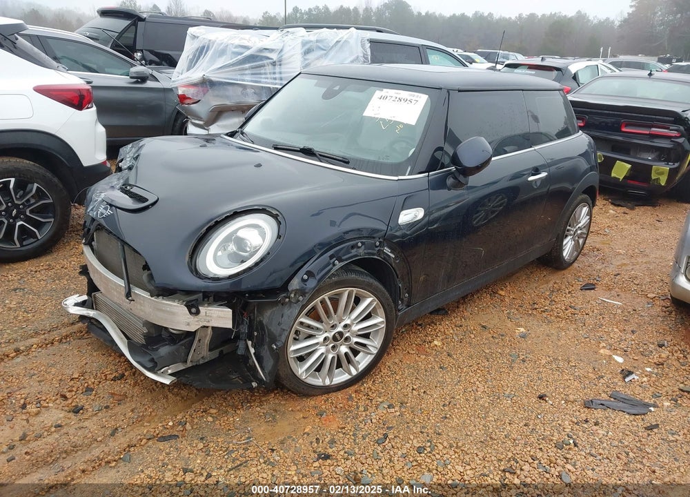2020 MINI COOPER VIN: WMWXR5C04L2L50993