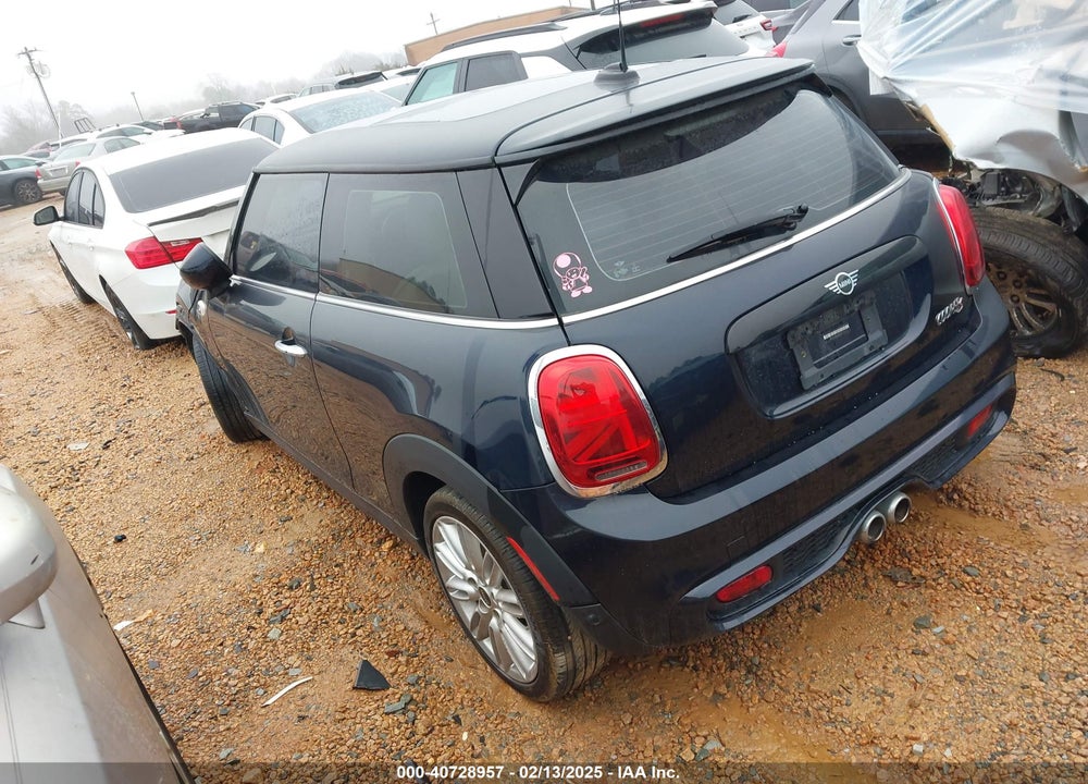 2020 MINI COOPER VIN: WMWXR5C04L2L50993