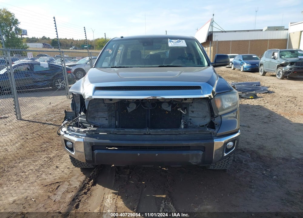 2018 TOYOTA TUNDRA SR5 4.6L V8 VIN: 5TFEM5F14JX131089