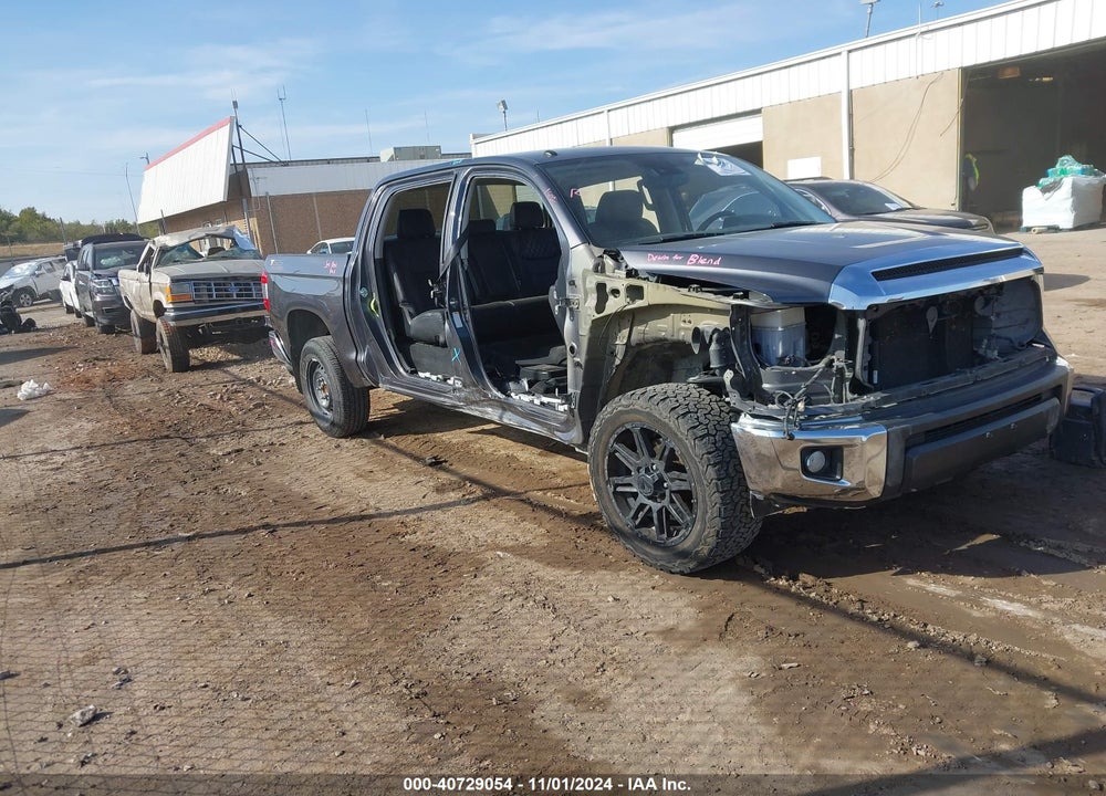 2018 TOYOTA TUNDRA SR5 4.6L V8 VIN: 5TFEM5F14JX131089