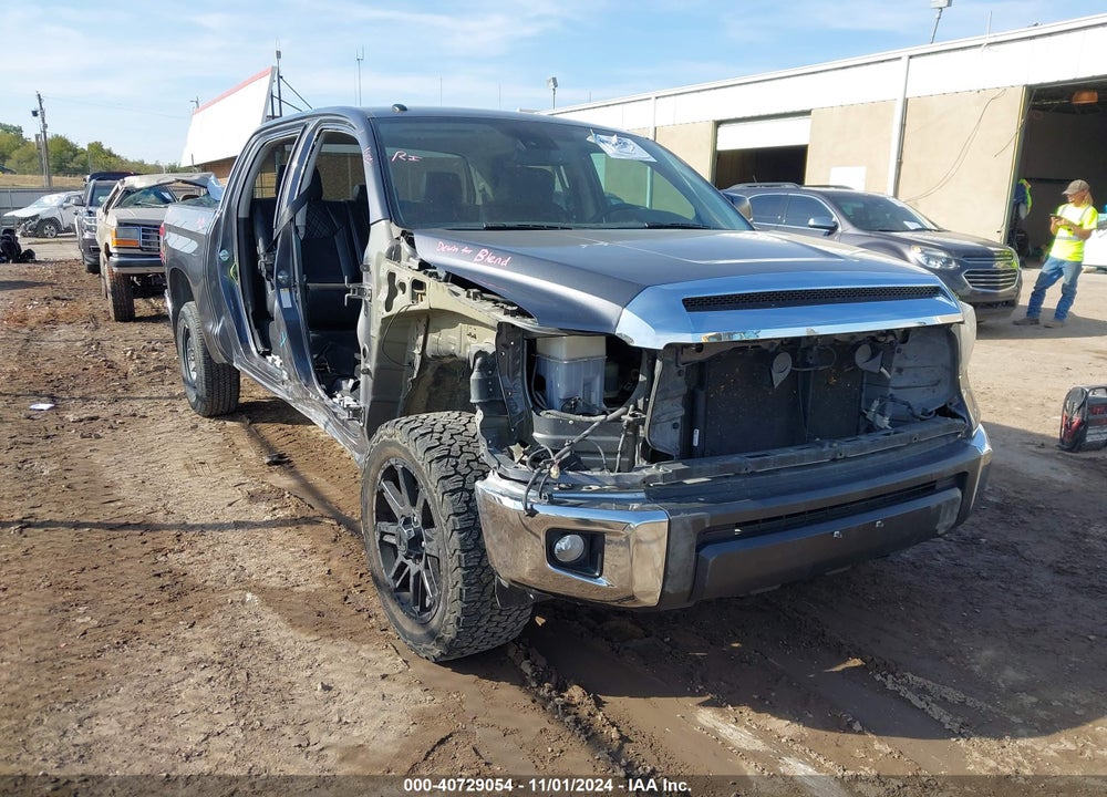 2018 TOYOTA TUNDRA SR5 4.6L V8 VIN: 5TFEM5F14JX131089