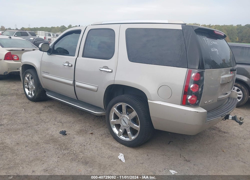 2007 GMC YUKON DENALI VIN: 1GKFK63837J343273