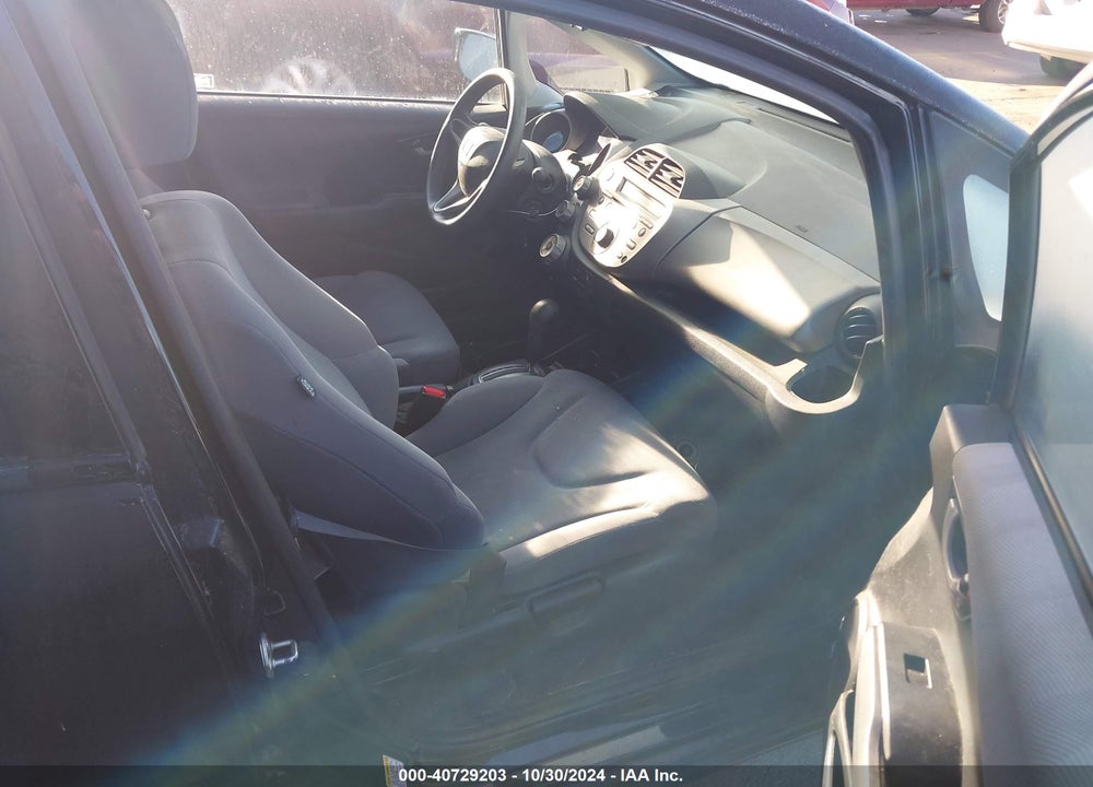 2009 HONDA FIT VIN: JHMGE88299S058032