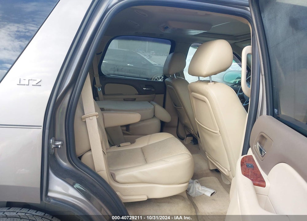 2011 CHEVROLET TAHOE LTZ VIN: 1GNSKCE02BR272598