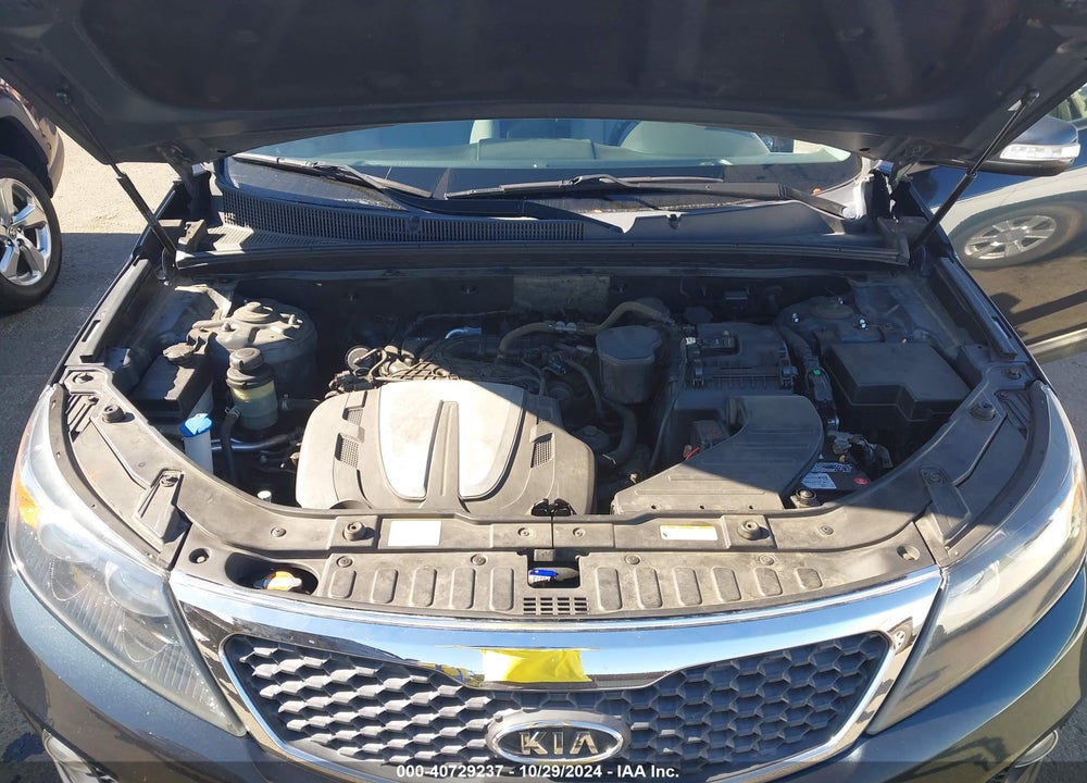 2012 KIA SORENTO LX V6 VIN: 5XYKTDA23CG284469