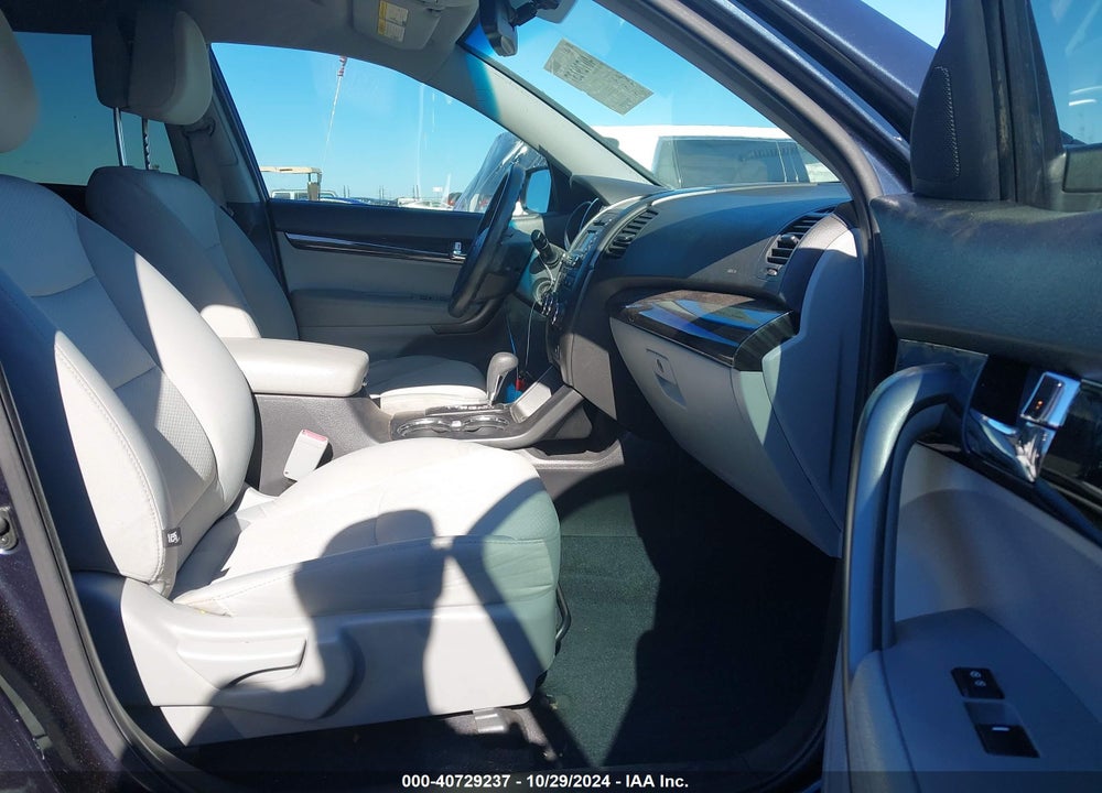 2012 KIA SORENTO LX V6 VIN: 5XYKTDA23CG284469