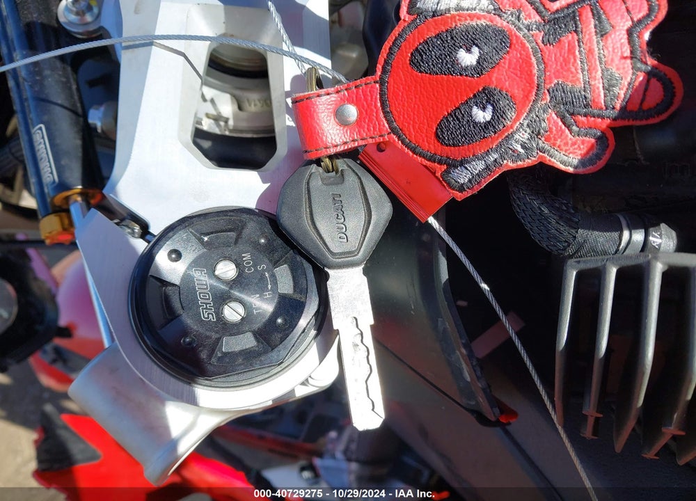 2023 DUCATI PANIGALE V4S VIN: ZDMDAGWW0PB004619