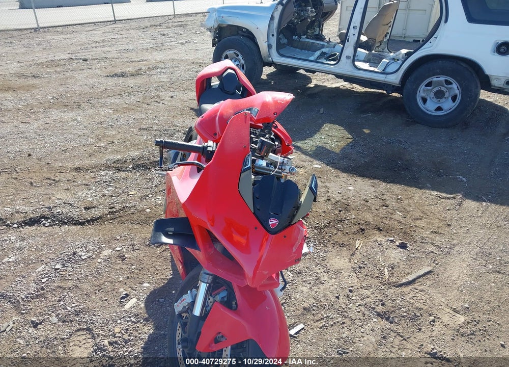2023 DUCATI PANIGALE V4S VIN: ZDMDAGWW0PB004619