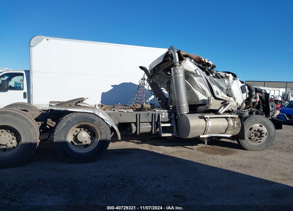 2003 KENWORTH CONSTRUCTION T800 VIN: 1XKDDU9X83J394153