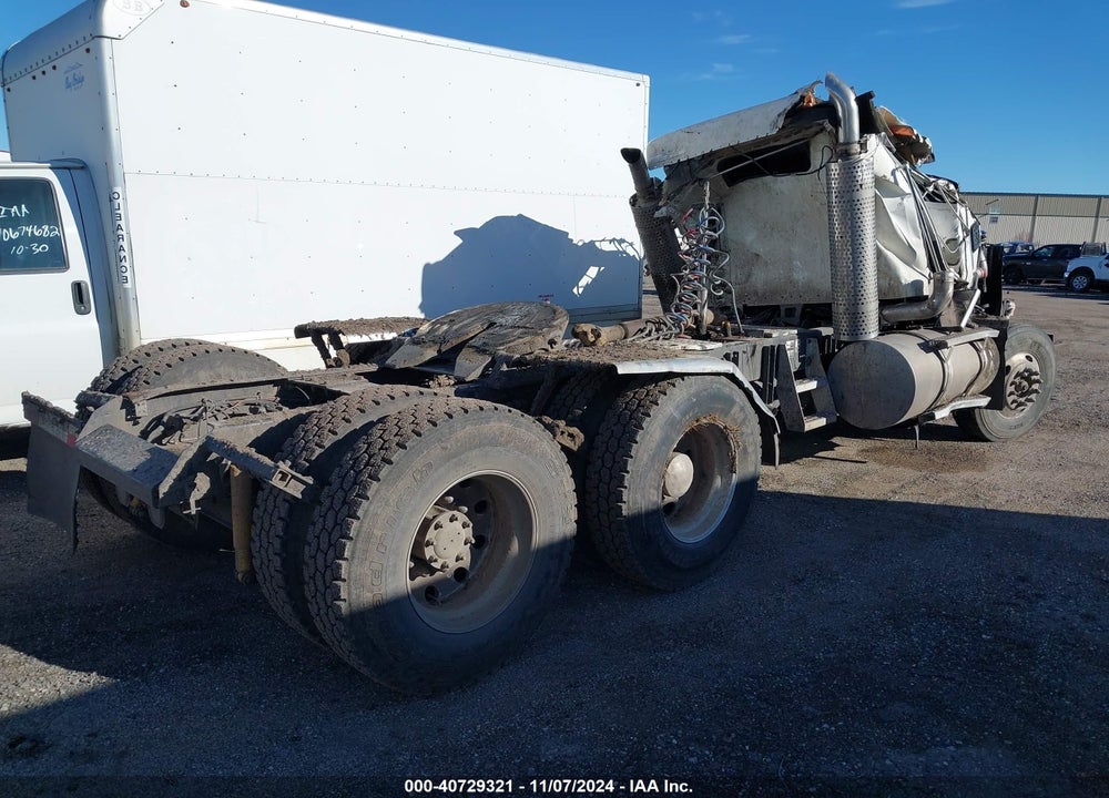 2003 KENWORTH CONSTRUCTION T800 VIN: 1XKDDU9X83J394153