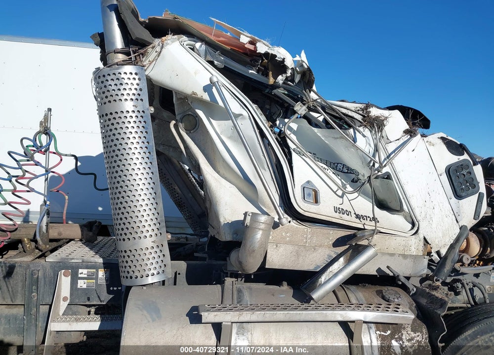 2003 KENWORTH CONSTRUCTION T800 VIN: 1XKDDU9X83J394153