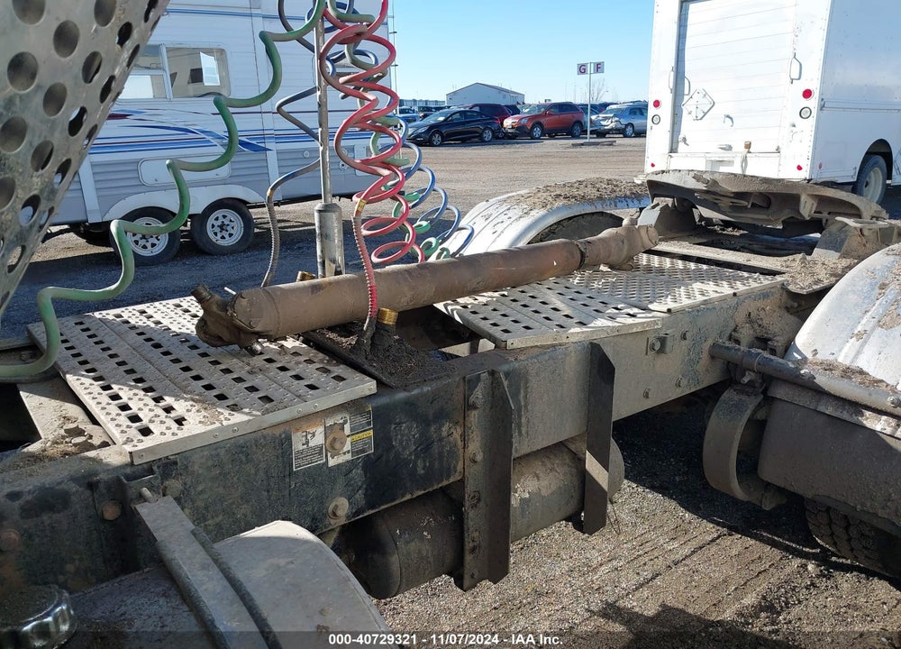 2003 KENWORTH CONSTRUCTION T800 VIN: 1XKDDU9X83J394153