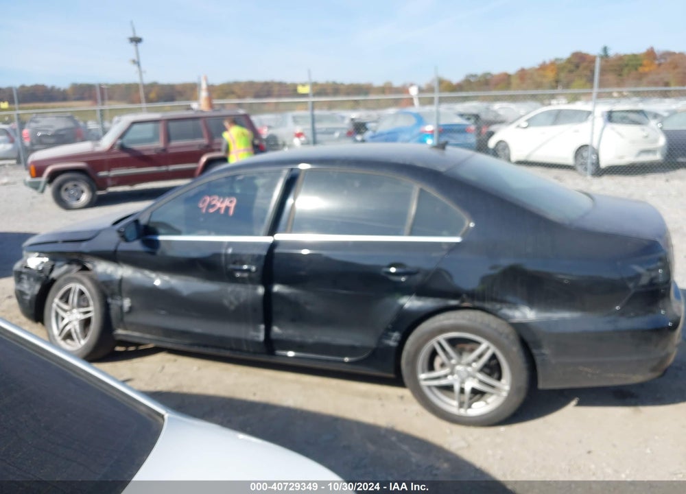 2014 VOLKSWAGEN JETTA 1.8T SE VIN: 3VWD17AJ2EM309890