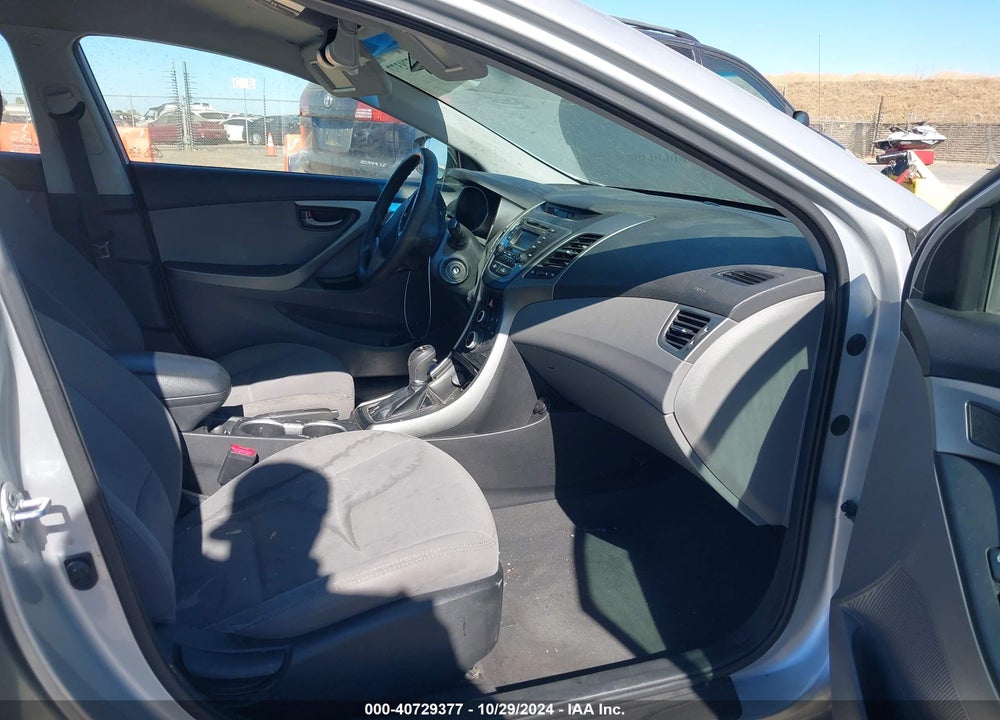 2014 HYUNDAI ELANTRA SE VIN: 5NPDH4AE4EH465676