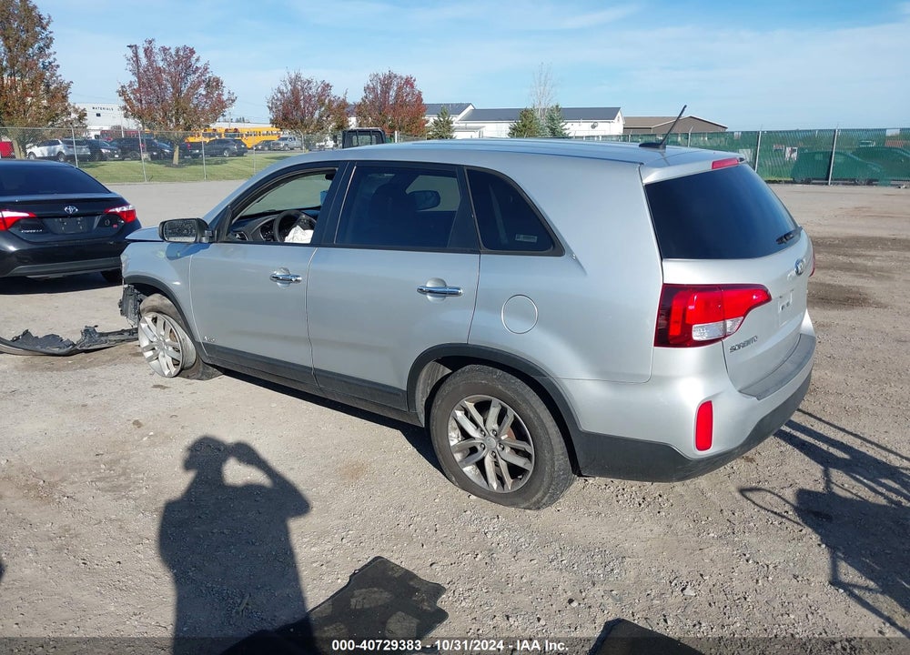 2014 KIA SORENTO LX VIN: 5XYKTCA66EG522234