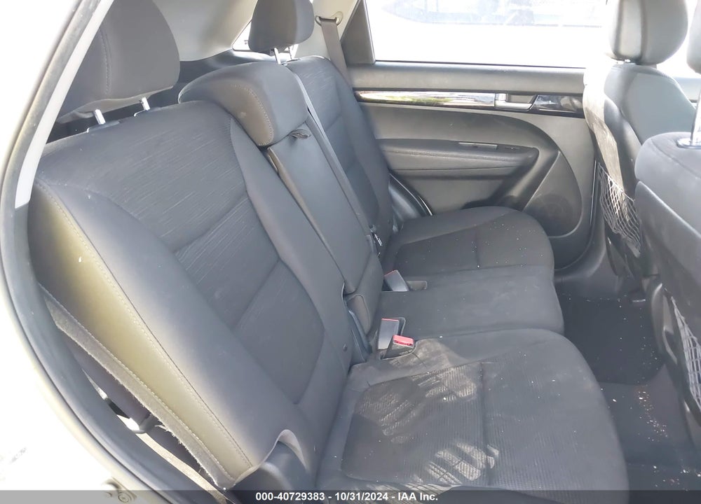 2014 KIA SORENTO LX VIN: 5XYKTCA66EG522234