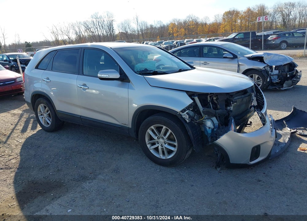 2014 KIA SORENTO LX VIN: 5XYKTCA66EG522234