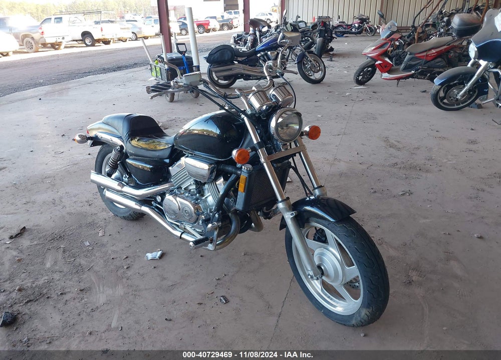 1998 HONDA VF750 C2 VIN: JH2RC4337WM300915