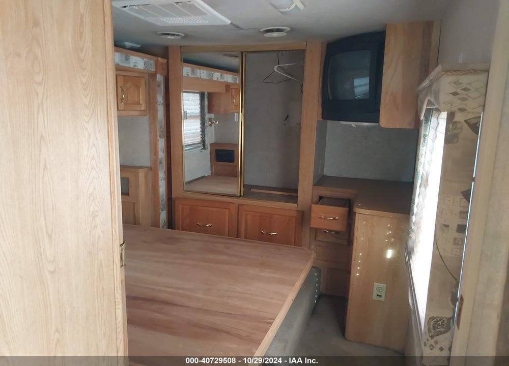 2002 FREIGHTLINER ULTRA  CHASSIS VIN: 4UZAAHAK32CJ71211