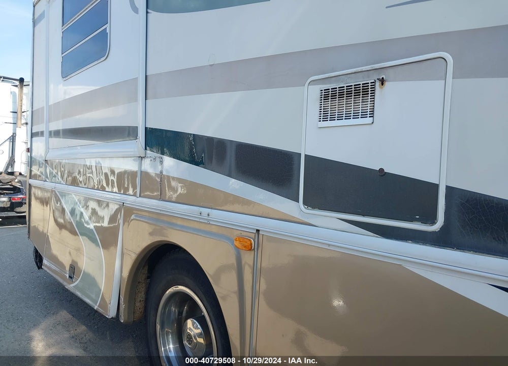 2002 FREIGHTLINER ULTRA  CHASSIS VIN: 4UZAAHAK32CJ71211