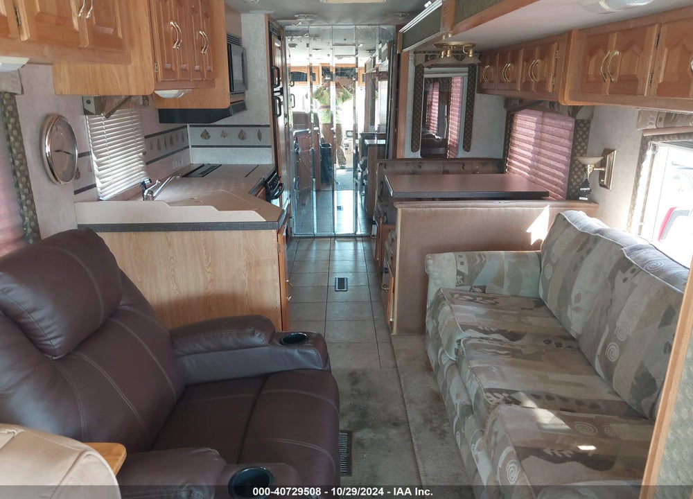 2002 FREIGHTLINER ULTRA  CHASSIS VIN: 4UZAAHAK32CJ71211