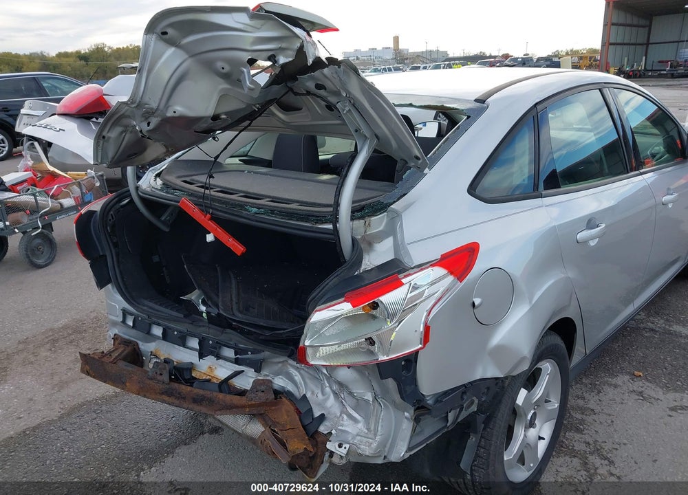 2013 FORD FOCUS VIN: 1FADP3F25DL137646