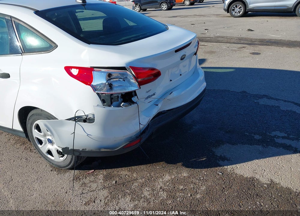 2017 FORD FOCUS S VIN: 1FADP3E20HL328804