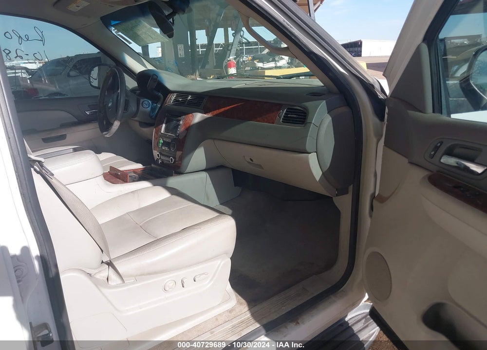 2008 CHEVROLET TAHOE VIN: 1GNFC13048R159072