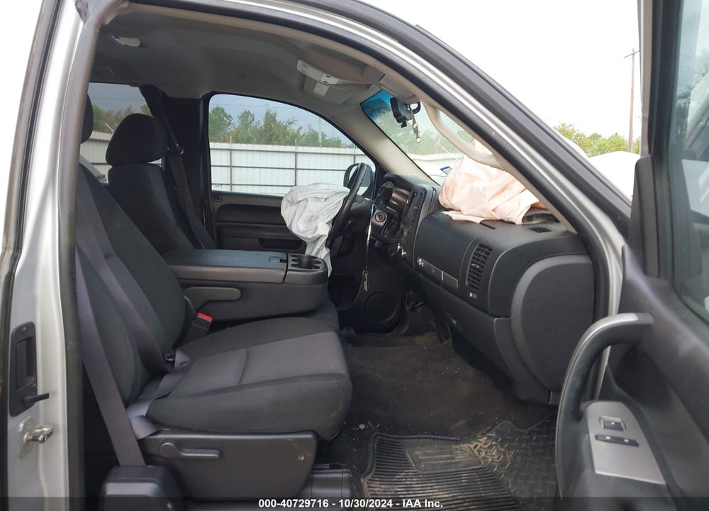 2011 CHEVROLET SILVERADO 1500 LT VIN: 1GCRCSE05BZ185678