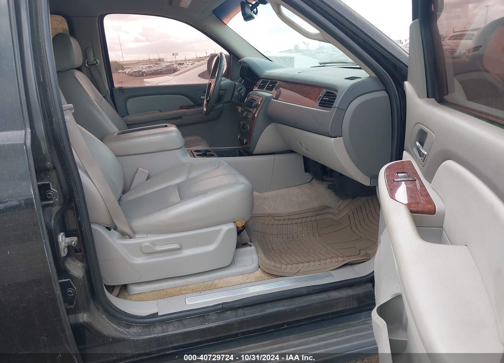 2007 CHEVROLET SUBURBAN C1500 VIN: 3GNFC16067G271642