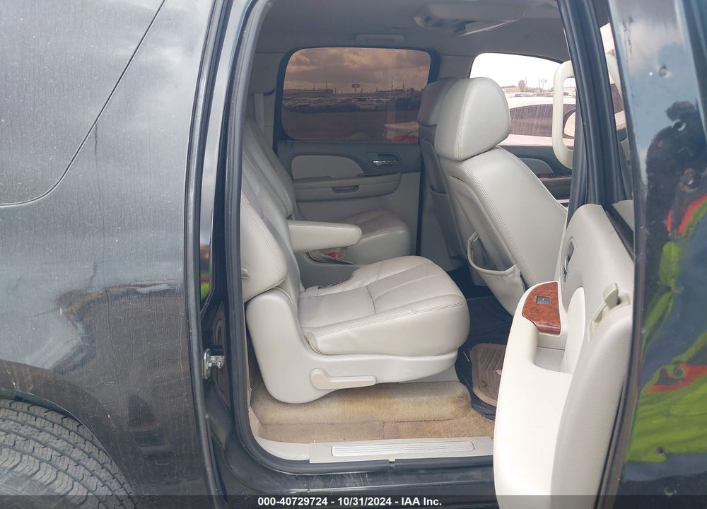 2007 CHEVROLET SUBURBAN C1500 VIN: 3GNFC16067G271642