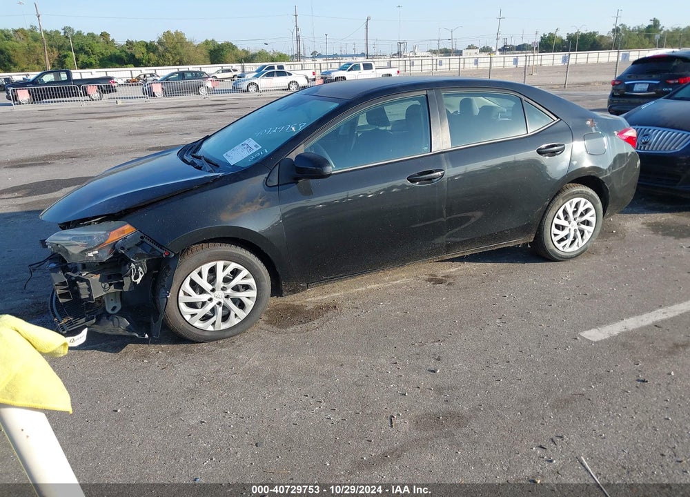 2017 TOYOTA COROLLA LE VIN: 5YFBURHE0HP696555