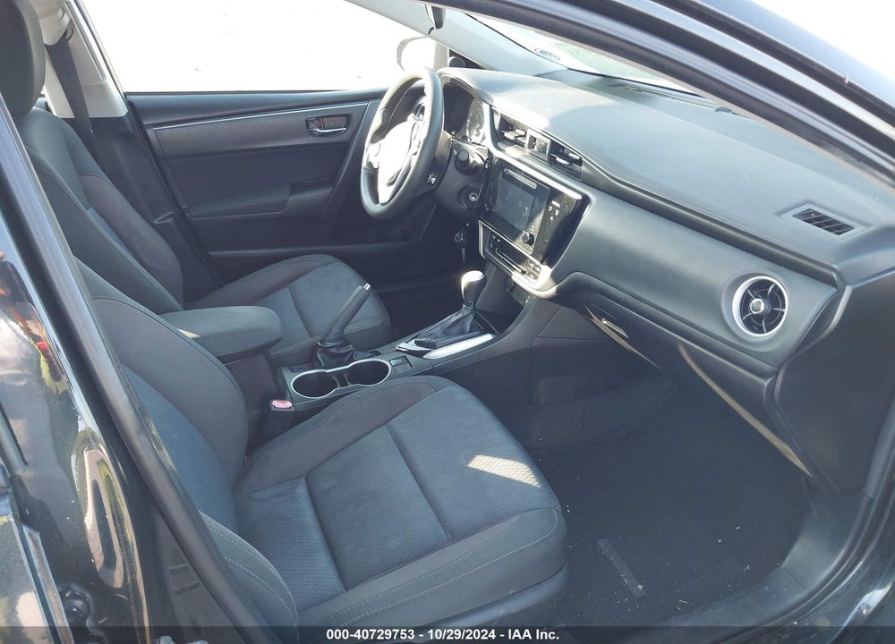 2017 TOYOTA COROLLA LE VIN: 5YFBURHE0HP696555