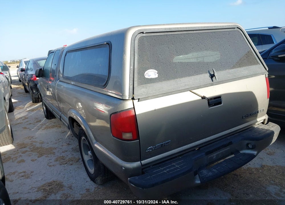 2001 CHEVROLET S-10 LS VIN: 1GCCS19W218168861