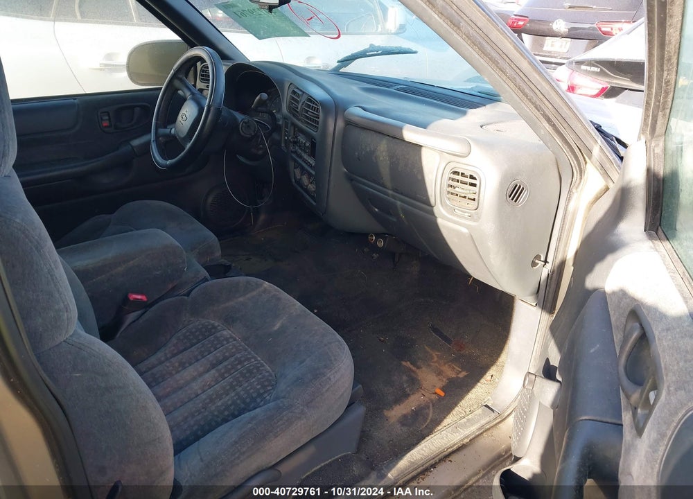 2001 CHEVROLET S-10 LS VIN: 1GCCS19W218168861