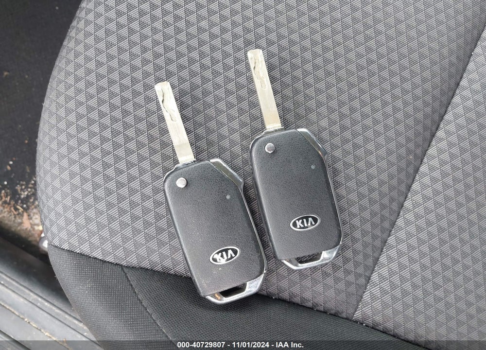 2020 KIA SOUL LX VIN: KNDJ23AU2L7089678