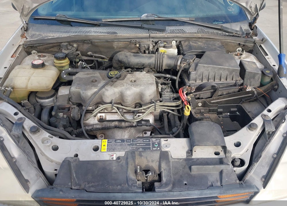 2000 FORD FOCUS LX VIN: 1FAFP33P2YW296539