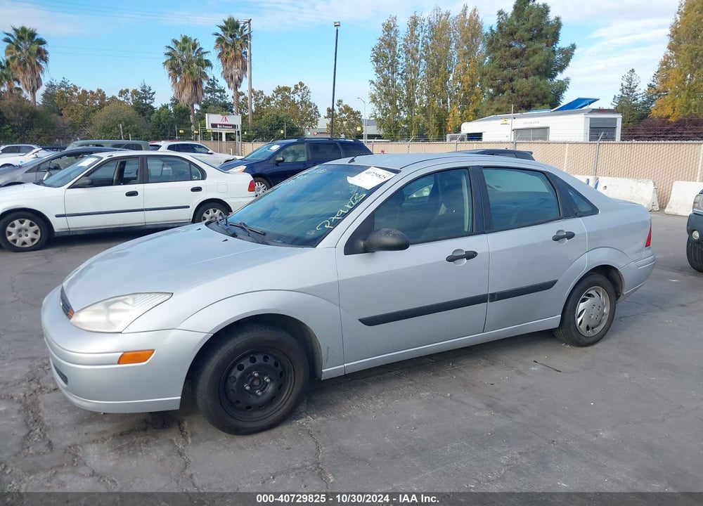 2000 FORD FOCUS LX VIN: 1FAFP33P2YW296539