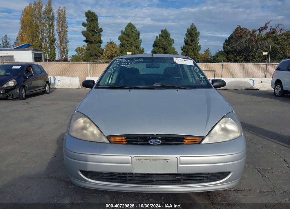 2000 FORD FOCUS LX VIN: 1FAFP33P2YW296539