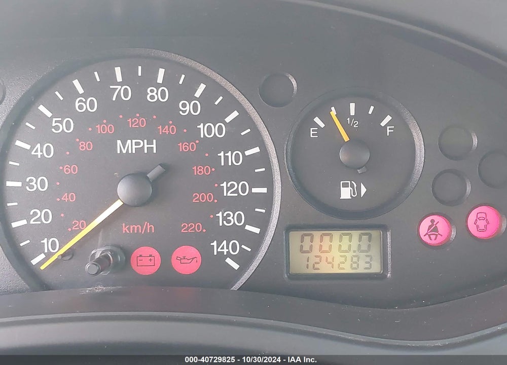 2000 FORD FOCUS LX VIN: 1FAFP33P2YW296539