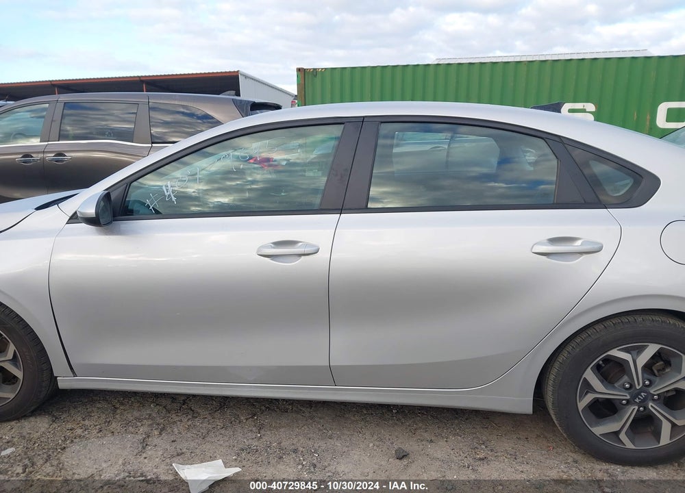 2019 KIA FORTE LXS VIN: 3KPF24AD5KE022227