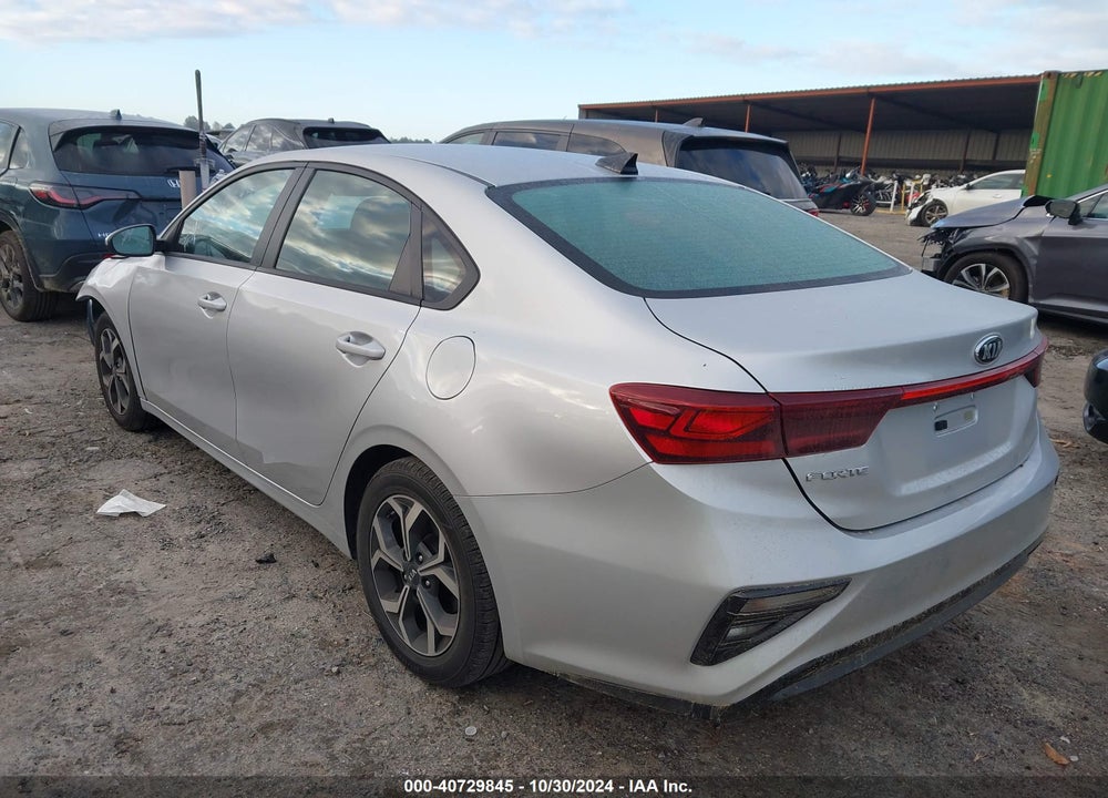 2019 KIA FORTE LXS VIN: 3KPF24AD5KE022227