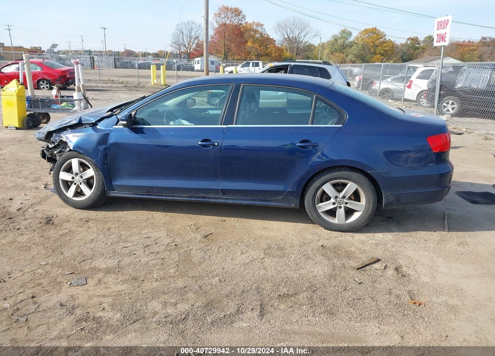 2013 VOLKSWAGEN JETTA SE VIN: 3VWDP7AJ6DM409021