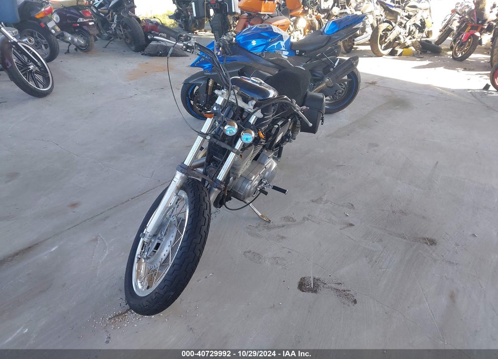 1998 HARLEY-DAVIDSON XL883 HUGGER VIN: 1HD4CEM12WK118099