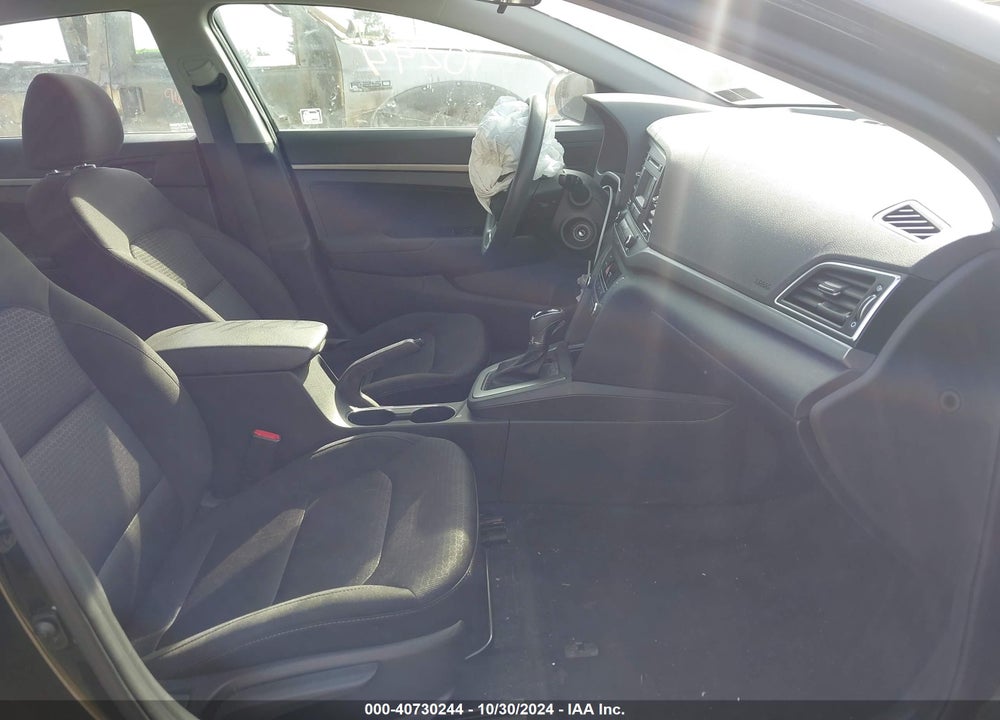 2018 HYUNDAI ELANTRA SE VIN: 5NPD74LF4JH246896