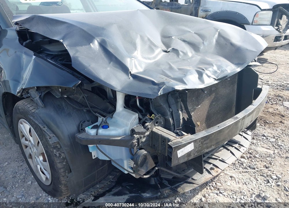 2018 HYUNDAI ELANTRA SE VIN: 5NPD74LF4JH246896