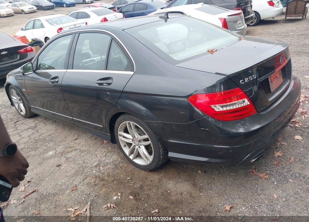 2012 MERCEDES-BENZ C 250 LUXURY/SPORT VIN: WDDGF4HB9CR239563