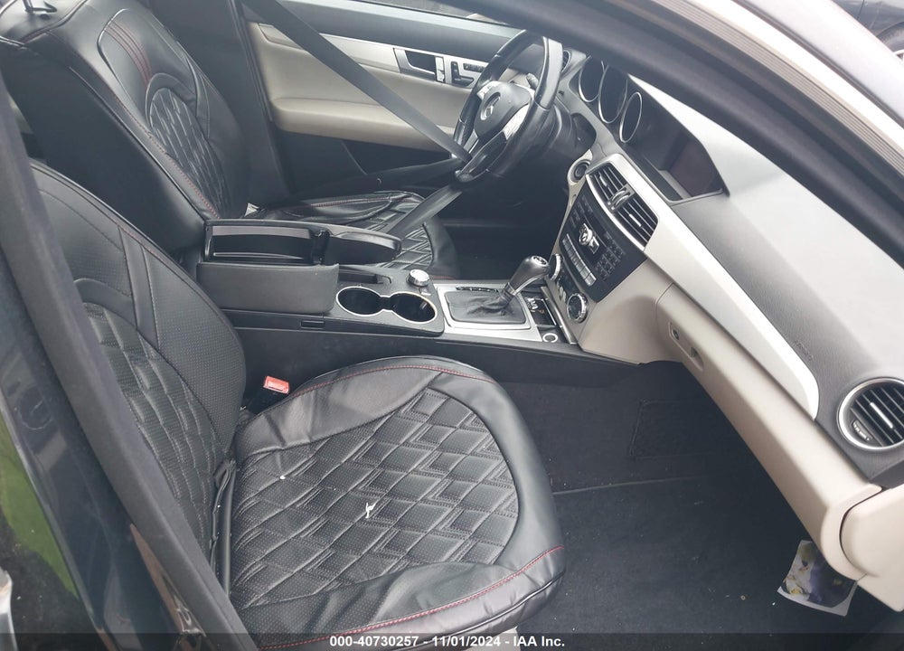 2012 MERCEDES-BENZ C 250 LUXURY/SPORT VIN: WDDGF4HB9CR239563