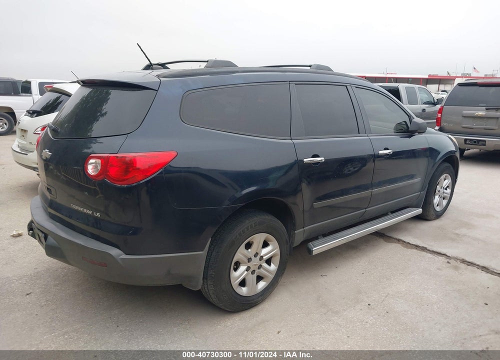 2012 CHEVROLET TRAVERSE LS VIN: 1GNKRFED2CJ275680