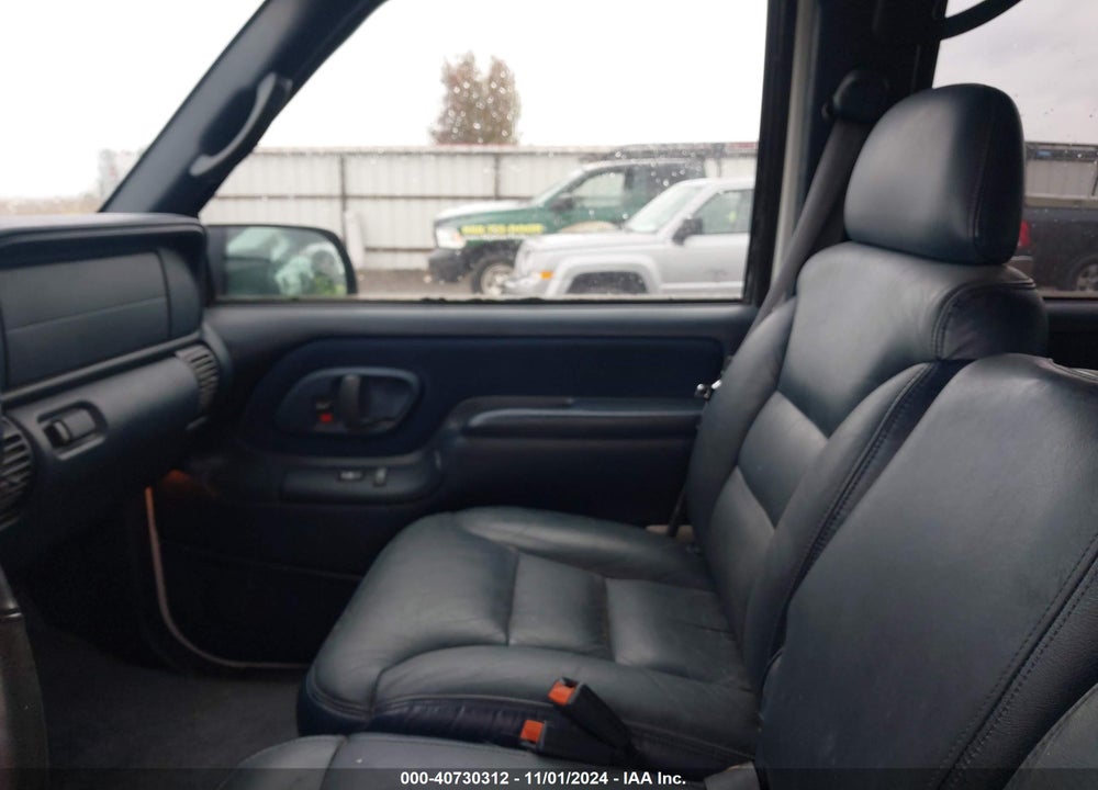 1999 GMC SUBURBAN SLT VIN: 3GKFK16R0XG502386